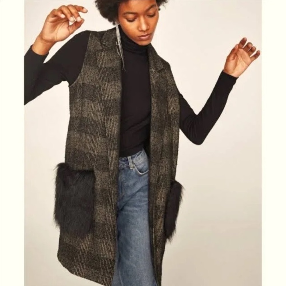 Zara Basic Collection Vest With Faux Fur Pockets